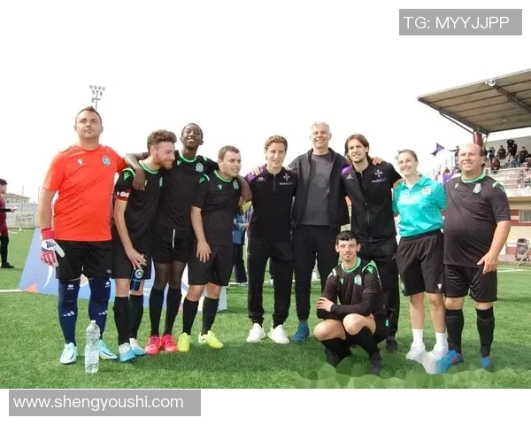 足球明星场外暖心互动揭秘粉丝们的真实感受与支持力量